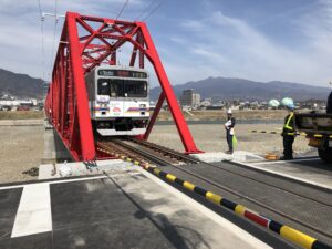 上田電鉄別所線千曲川橋梁災害復旧工事（運転再開）