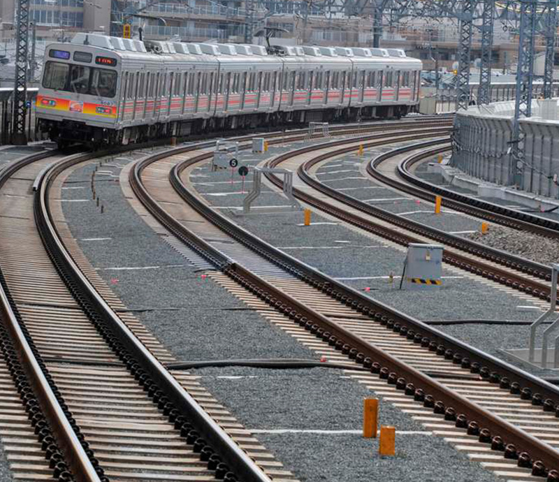 東急田園都市線
二子玉川〜溝の口間複々線化工事に伴う軌道工事